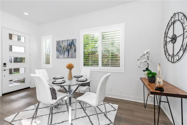 121 Novel, Irvine, California 92618