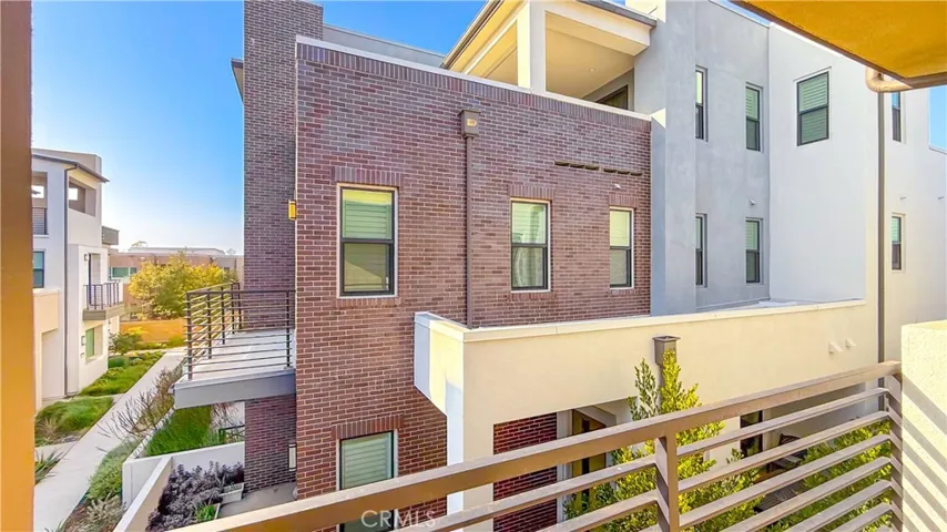121 Novel, Irvine, California 92618
