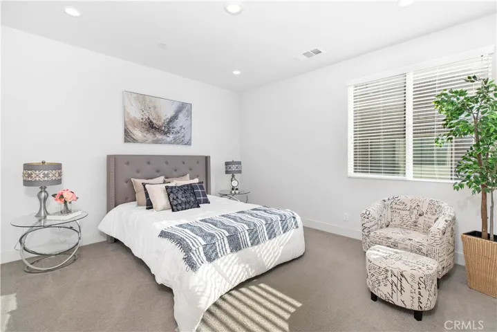 121 Novel, Irvine, California 92618
