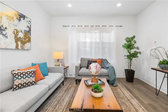 121 Novel, Irvine, California 92618