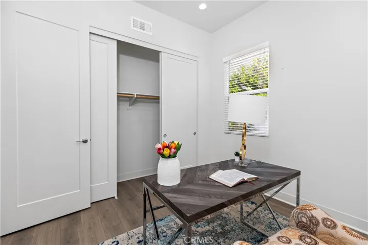 121 Novel, Irvine, California 92618