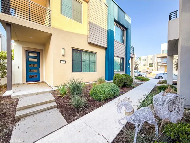 121 Novel, Irvine, California 92618