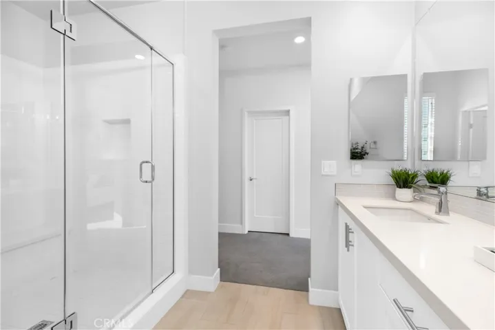 121 Novel, Irvine, California 92618