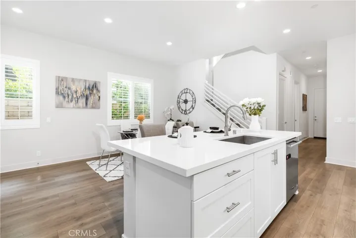 121 Novel, Irvine, California 92618