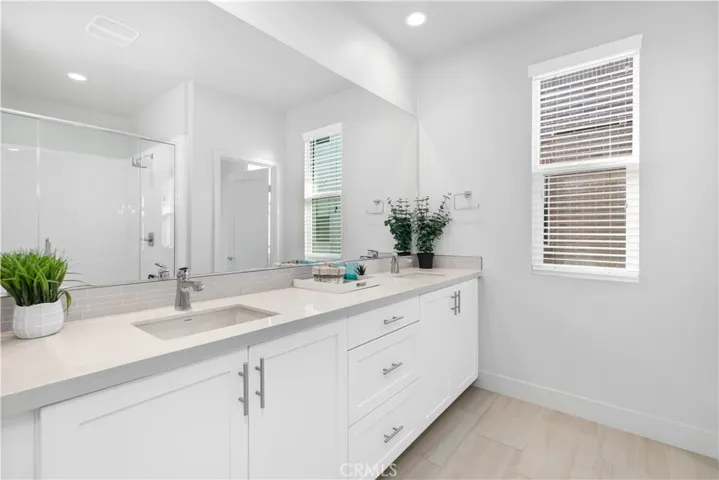 121 Novel, Irvine, California 92618