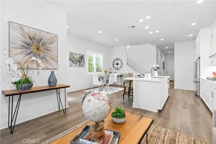 121 Novel, Irvine, California 92618