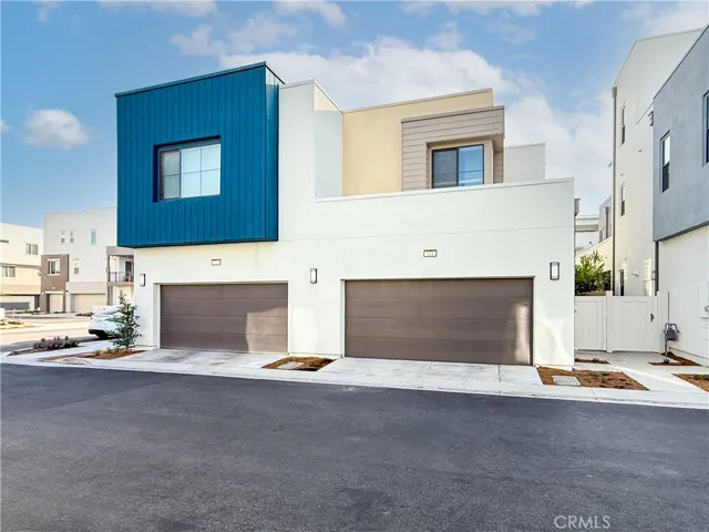 121 Novel, Irvine, California 92618