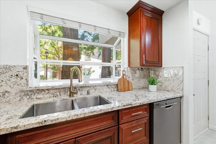 1400 Bowe 1401, Santa Clara, California 95051