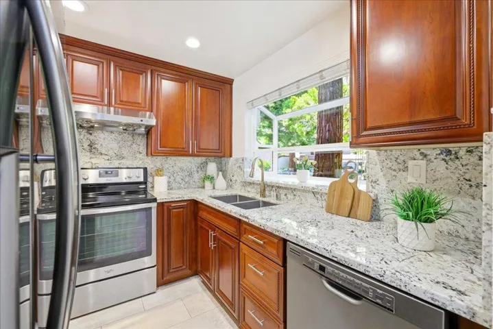 1400 Bowe 1401, Santa Clara, California 95051