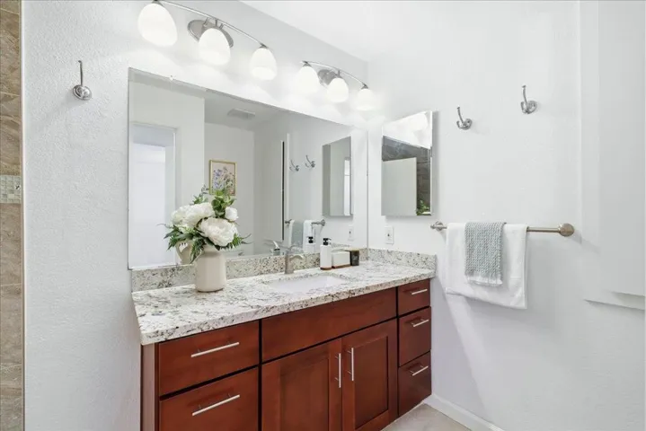 1400 Bowe 1401, Santa Clara, California 95051