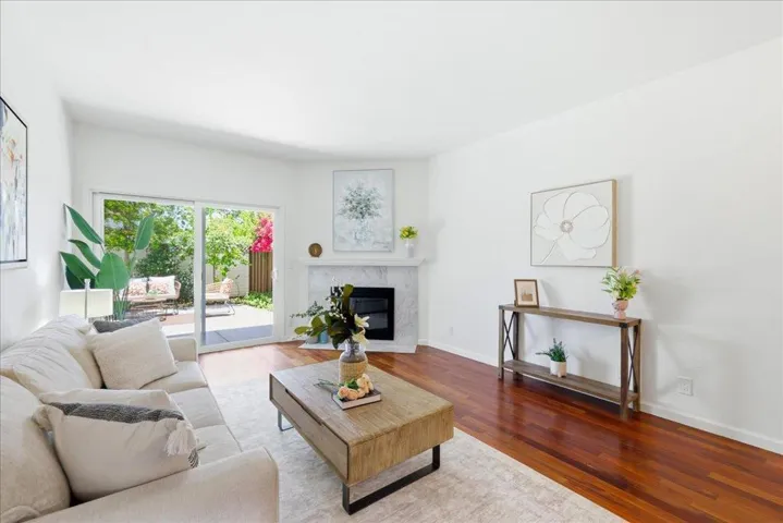 1400 Bowe 1401, Santa Clara, California 95051