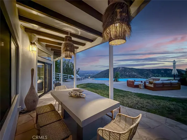 Outdoor Dining Area