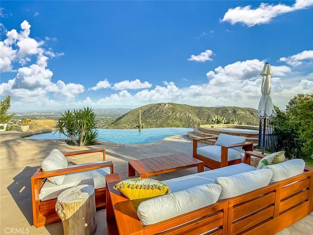130 Dapplegray, Bell Canyon, California 91307