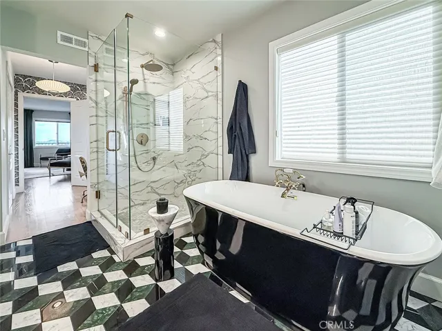 Primary Suite Bathroom