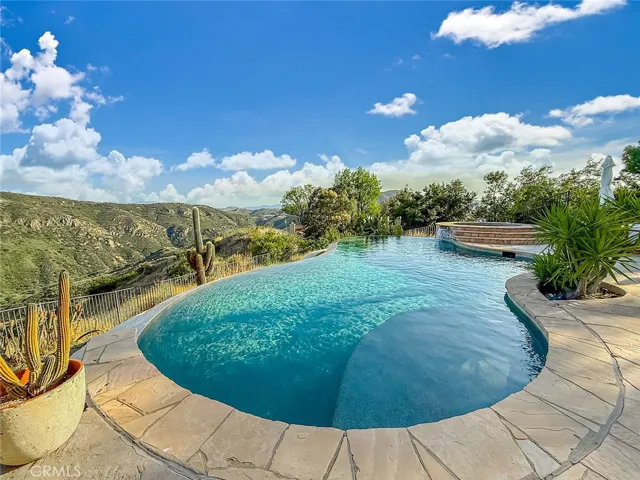 130 Dapplegray, Bell Canyon, California 91307