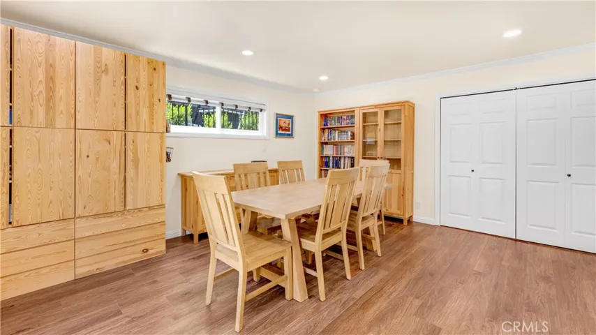 1232 E Elmwood Avenue, Burbank, California 91501