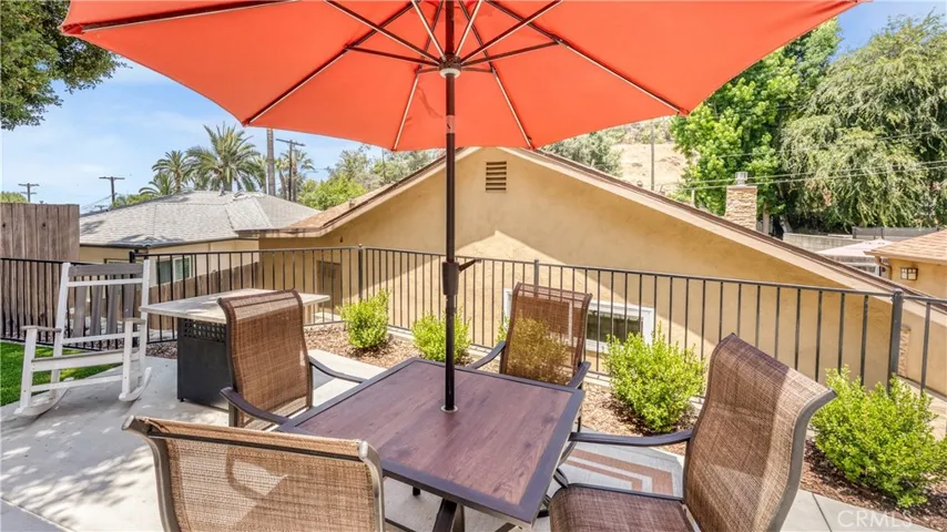 1232 E Elmwood Avenue, Burbank, California 91501