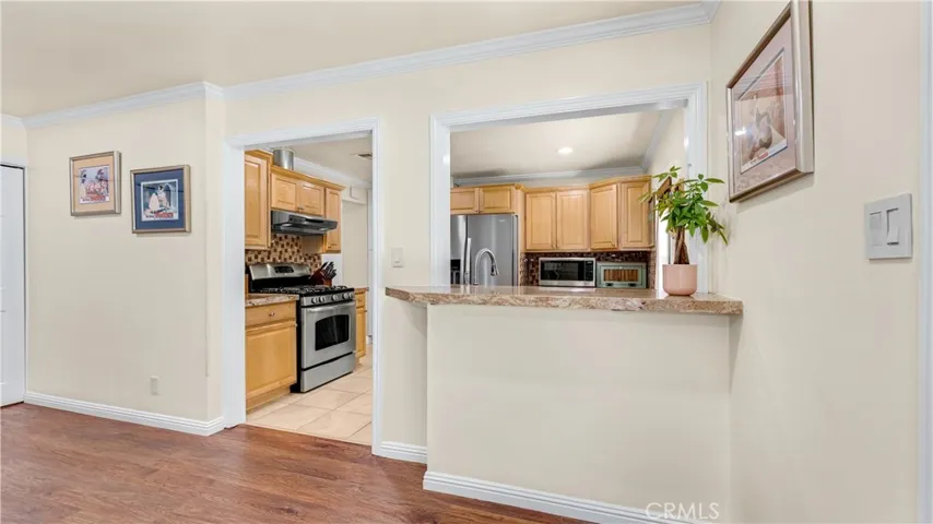 1232 E Elmwood Avenue, Burbank, California 91501