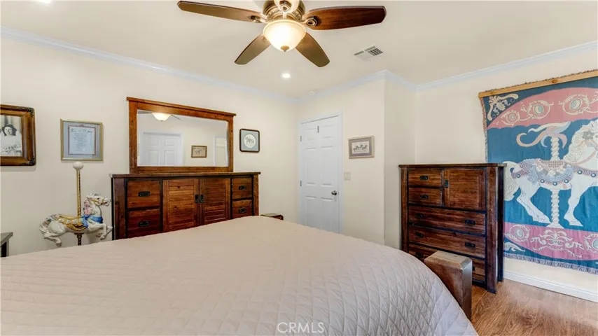 1232 E Elmwood Avenue, Burbank, California 91501