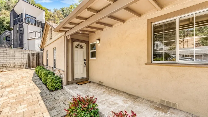 1232 E Elmwood Avenue, Burbank, California 91501