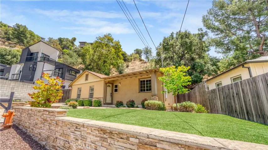 1232 E Elmwood Avenue, Burbank, California 91501