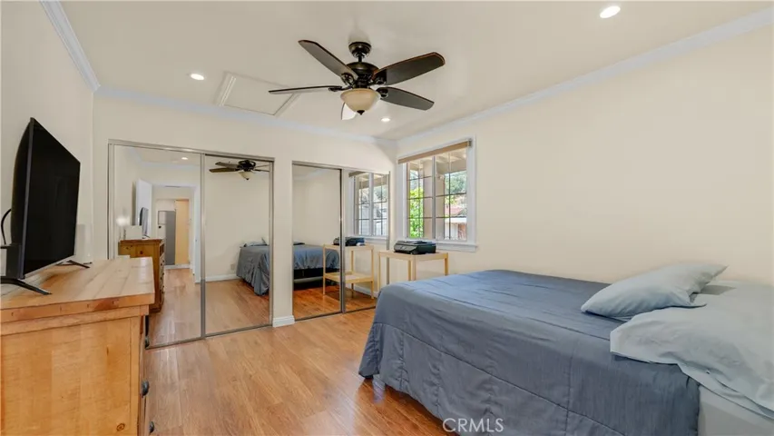 1232 E Elmwood Avenue, Burbank, California 91501