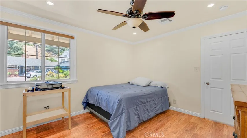 1232 E Elmwood Avenue, Burbank, California 91501