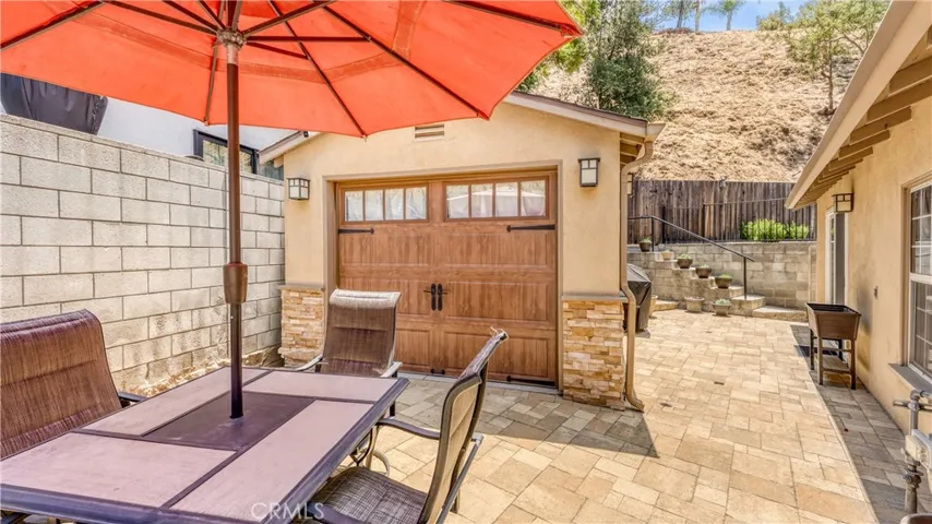 1232 E Elmwood Avenue, Burbank, California 91501