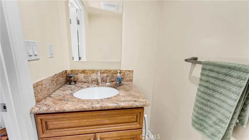 1232 E Elmwood Avenue, Burbank, California 91501
