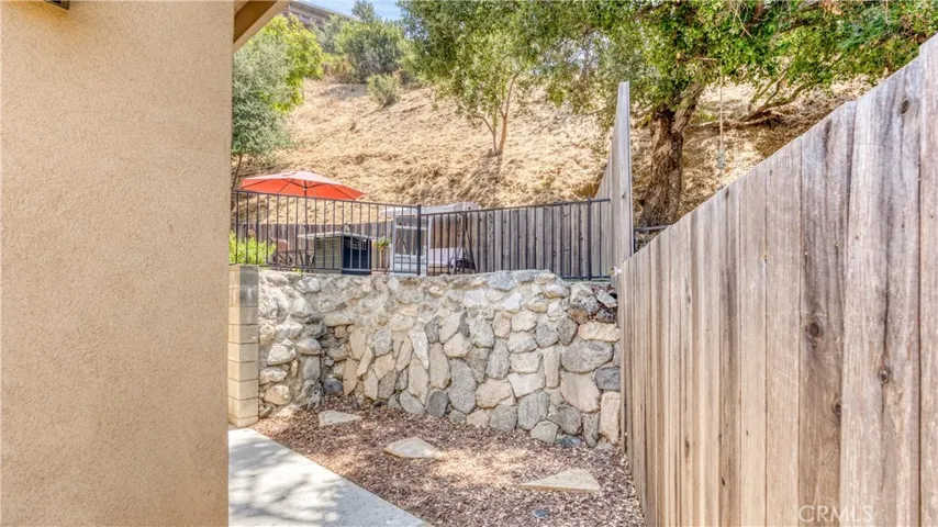 1232 E Elmwood Avenue, Burbank, California 91501