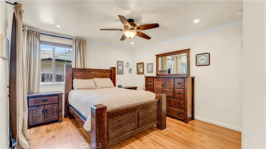1232 E Elmwood Avenue, Burbank, California 91501