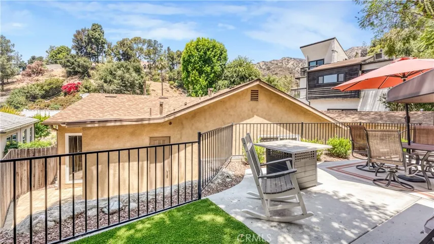 1232 E Elmwood Avenue, Burbank, California 91501