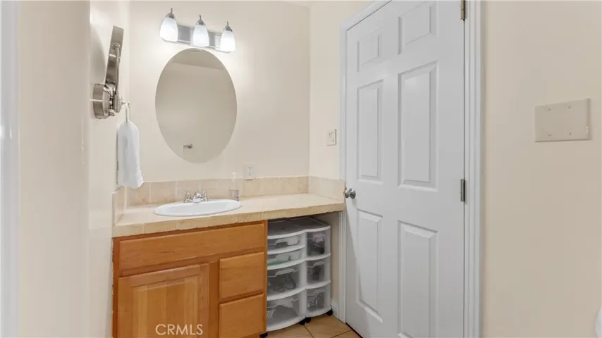 1232 E Elmwood Avenue, Burbank, California 91501