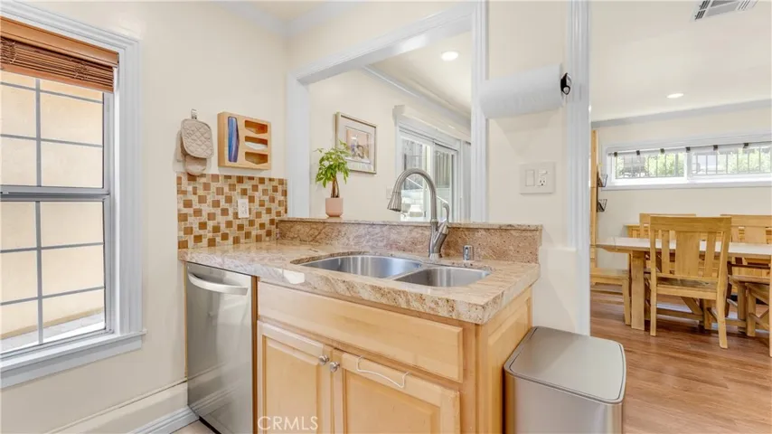 1232 E Elmwood Avenue, Burbank, California 91501