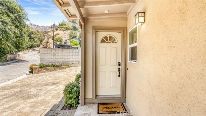 1232 E Elmwood Avenue, Burbank, California 91501