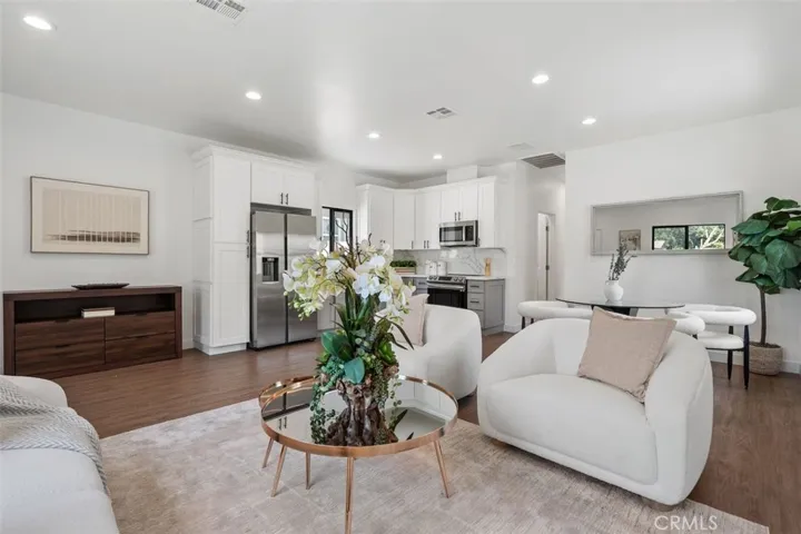 1664 Glen Avenue, Pasadena, California 91103