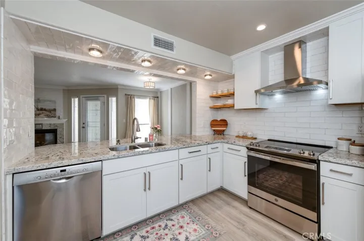 923 E Foxhill, Fresno, California 93720