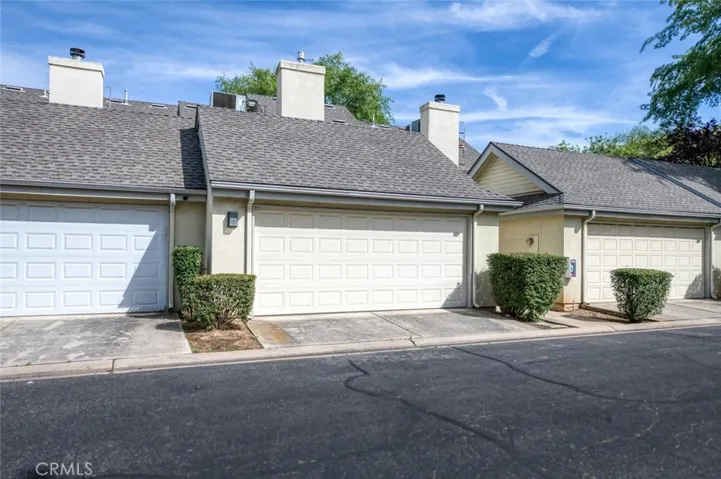 923 E Foxhill, Fresno, California 93720