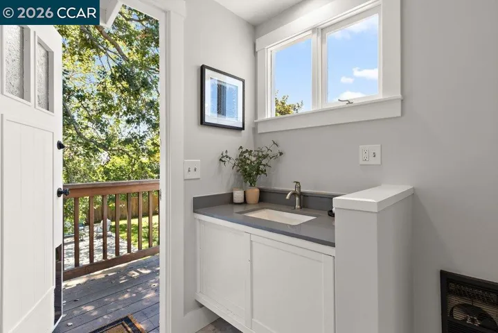1310 Carlotta Ave, Berkeley, California 94703-1004