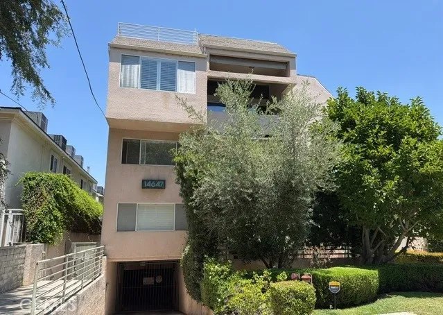 14647 Dickens 8, Sherman Oaks, California 91403