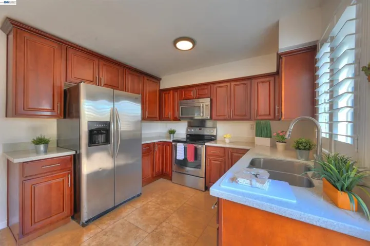 2322 Belvedere Ave, San Leandro, California 94577
