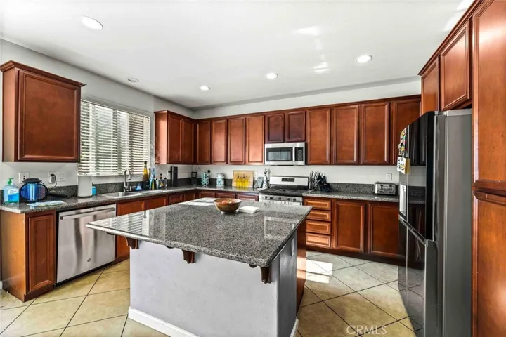 1109 N Yucca Ave, Rialto, California 92376
