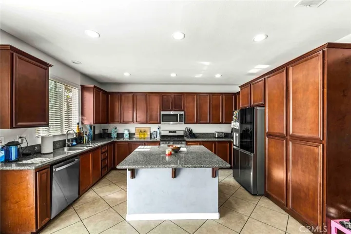 1109 N Yucca Ave, Rialto, California 92376
