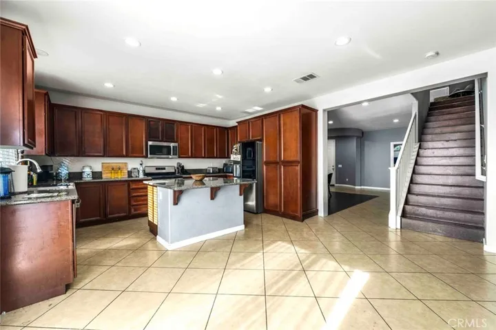 1109 N Yucca Ave, Rialto, California 92376