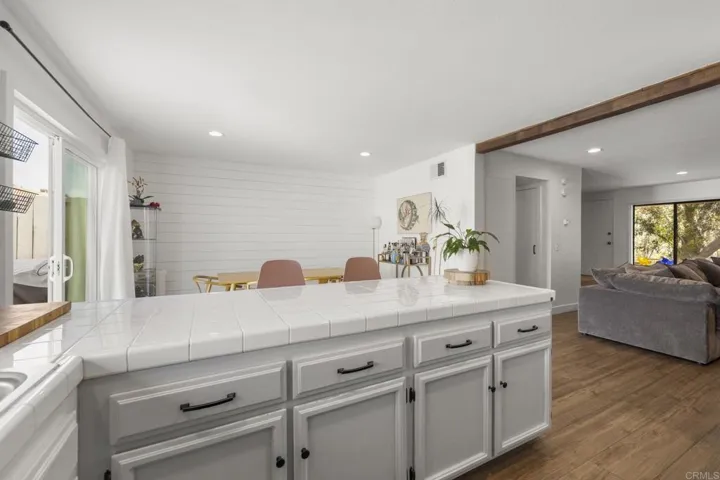 3035 Via Amador, Carlsbad, California 92010