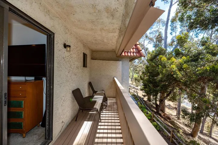 3035 Via Amador, Carlsbad, California 92010