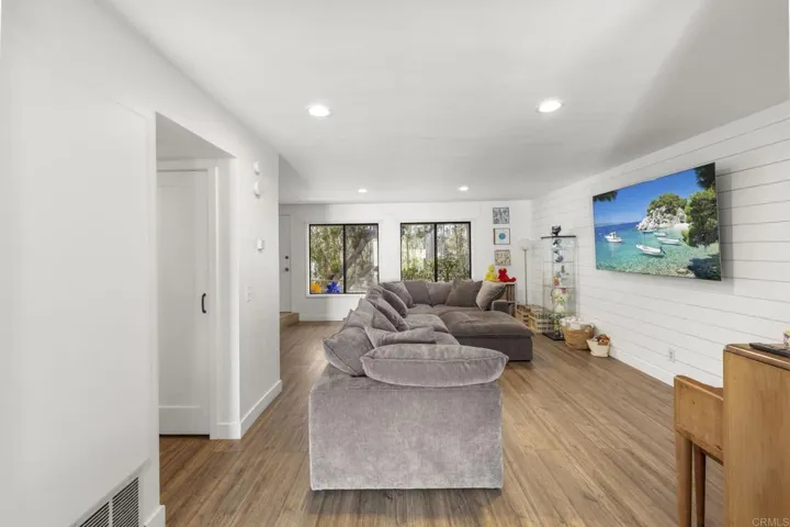 3035 Via Amador, Carlsbad, California 92010