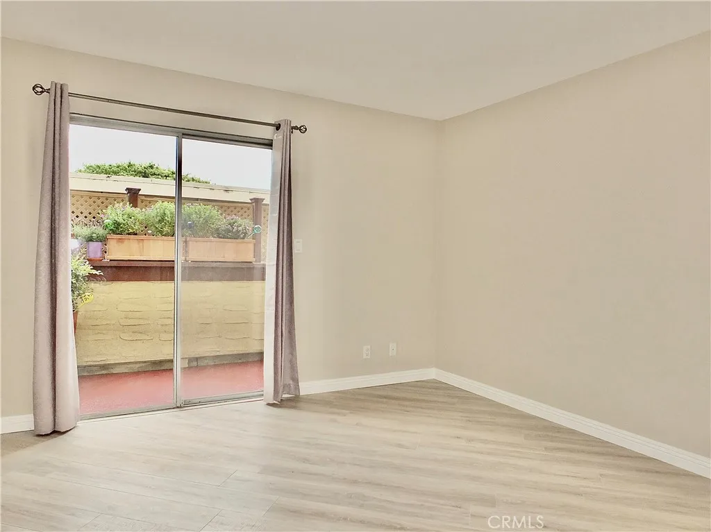 Balcony off bedroom