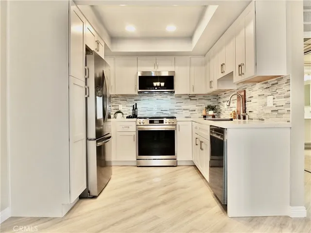 Updgraded Kitchen with All new appliances and quartz counters