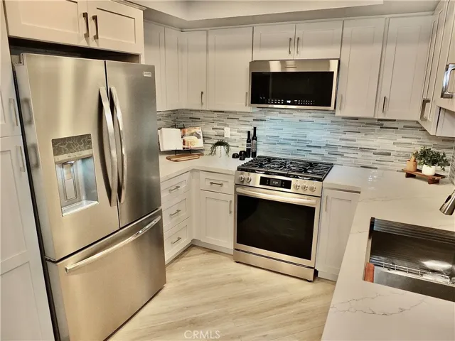 Updgraded Kitchen with All new appliances and quartz counters
